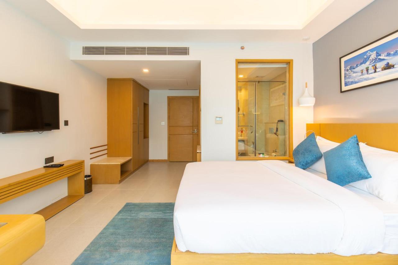 Hotel Siraichuli Chitwan Exteriör bild