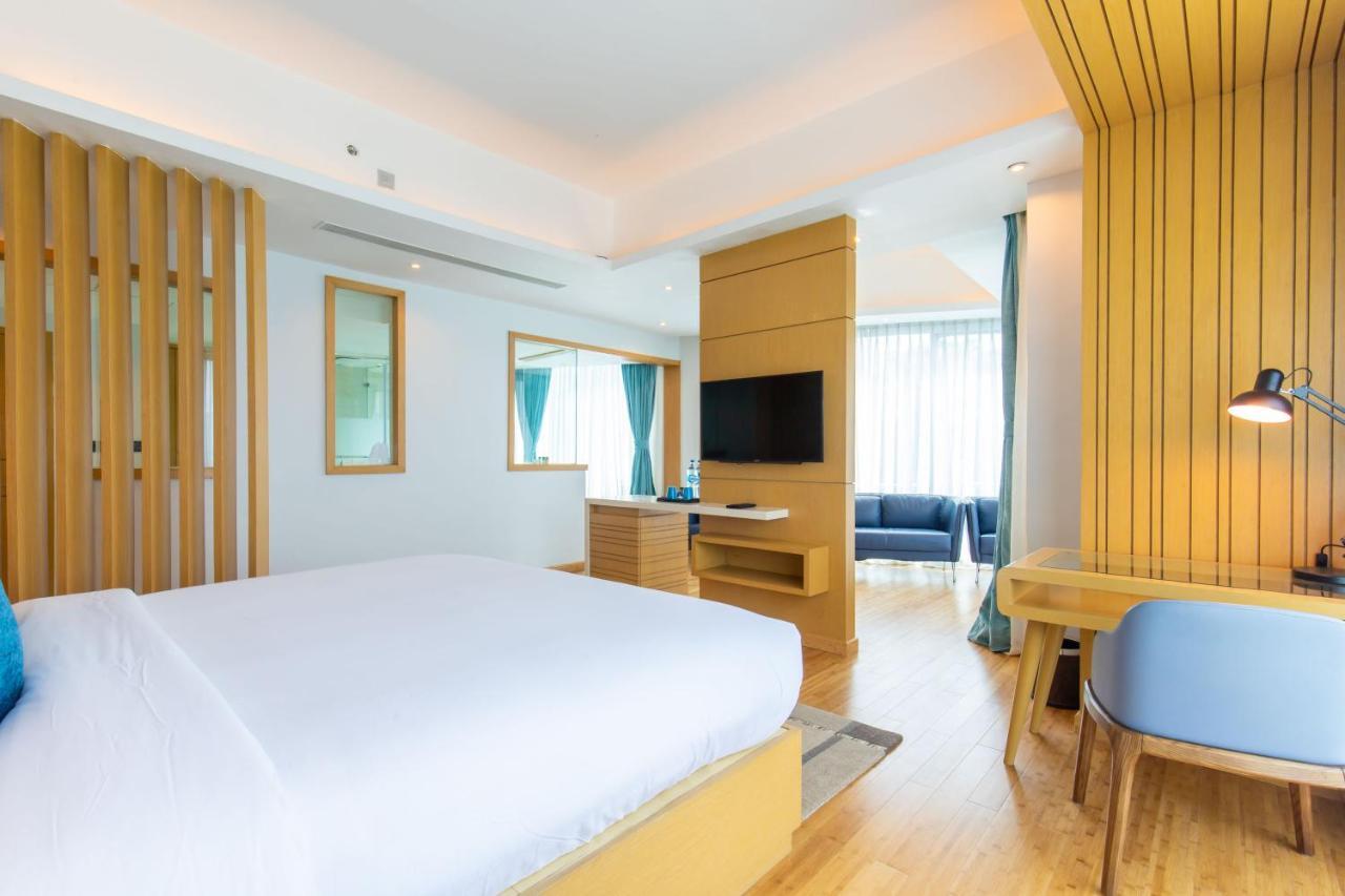 Hotel Siraichuli Chitwan Exteriör bild