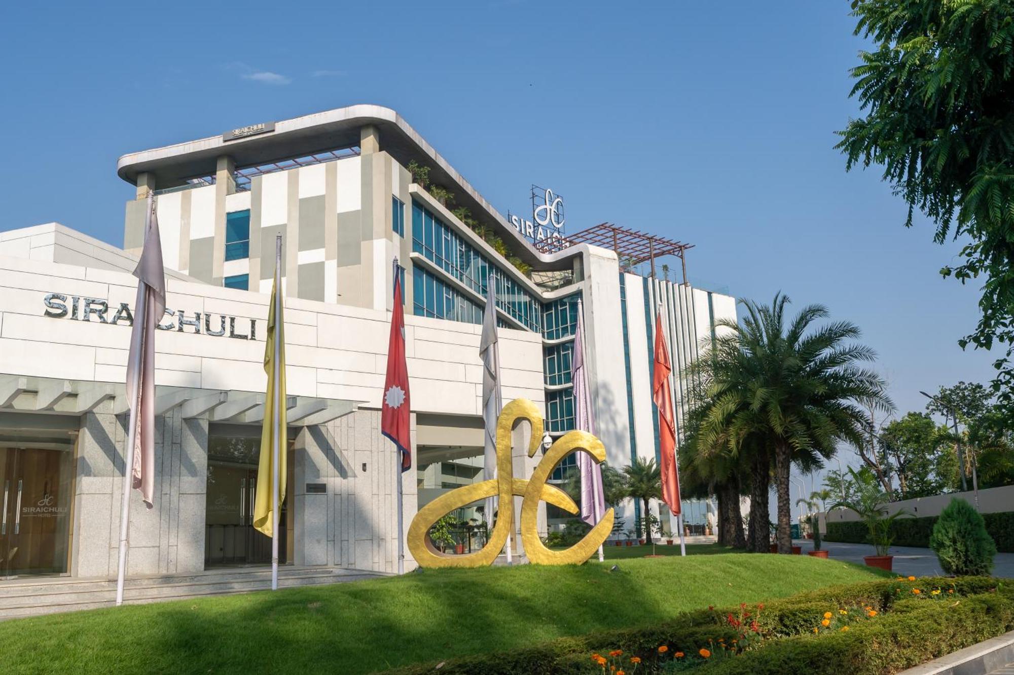 Hotel Siraichuli Chitwan Exteriör bild
