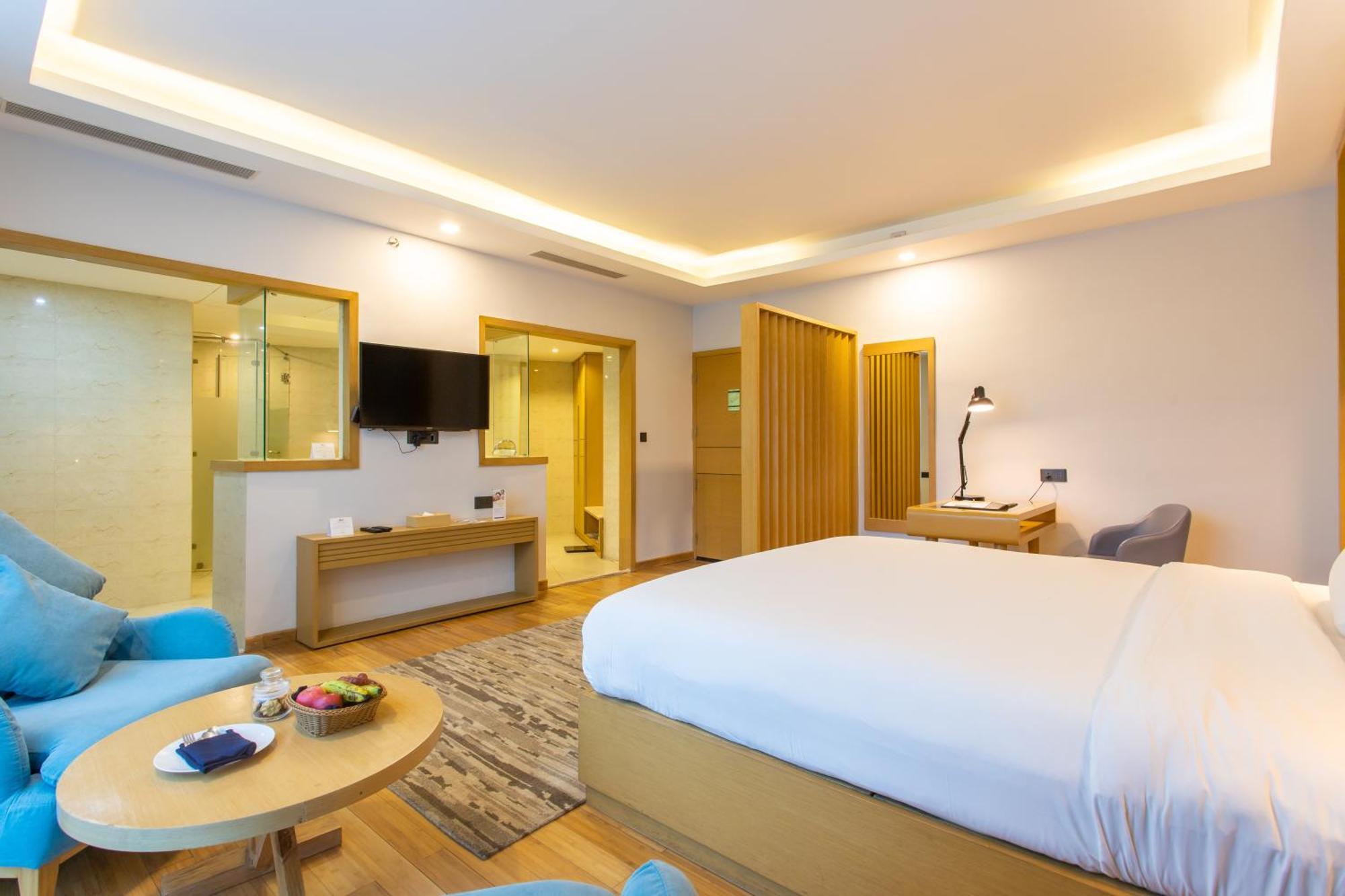 Hotel Siraichuli Chitwan Exteriör bild